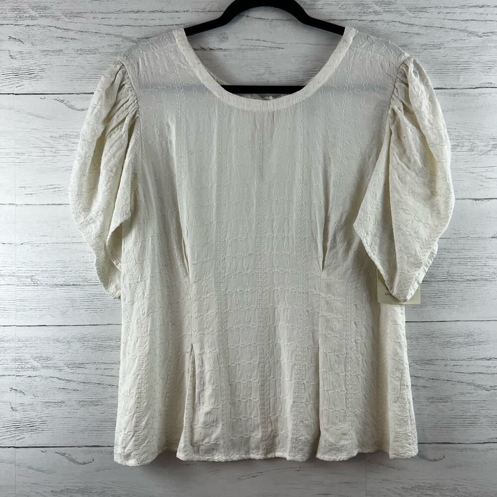 Hinge White Embroidered Short Sleeve Blouse Size M